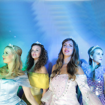 Espectáculo en vivo de princesas en el escenario