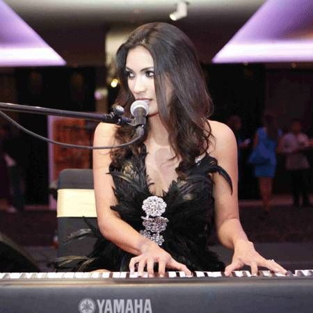 Pianist and Vocalist Dubai