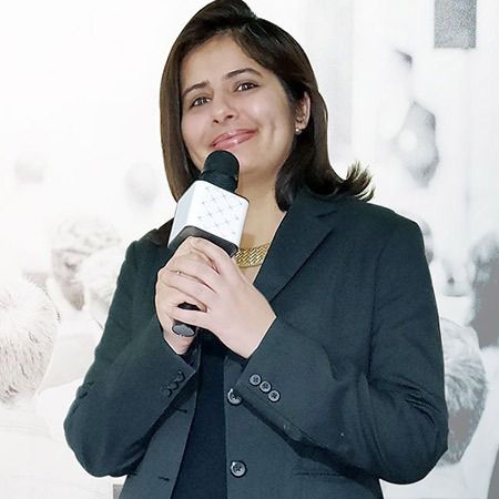 Komal Chopra - Oradora