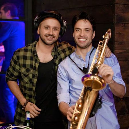 Dúo de DJ y Saxofonista en Bangkok