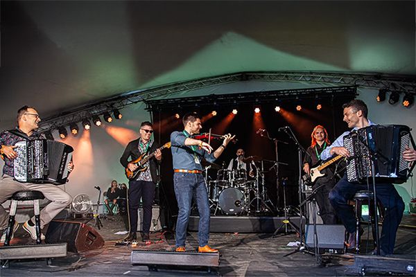Book Balkan Music Band UK | Scarlett Entertainment