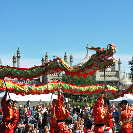 Chinesische Zirkusartisten