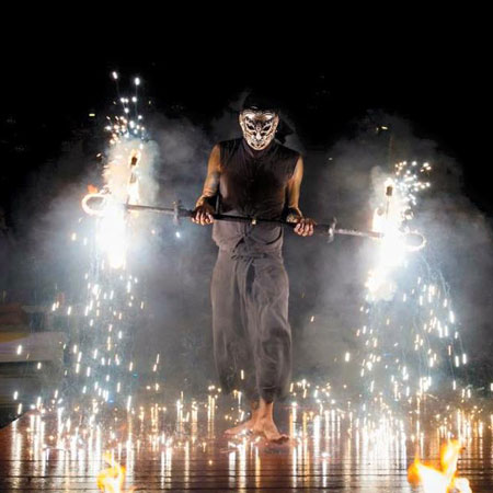 Jongleur de feu en Thaïlande