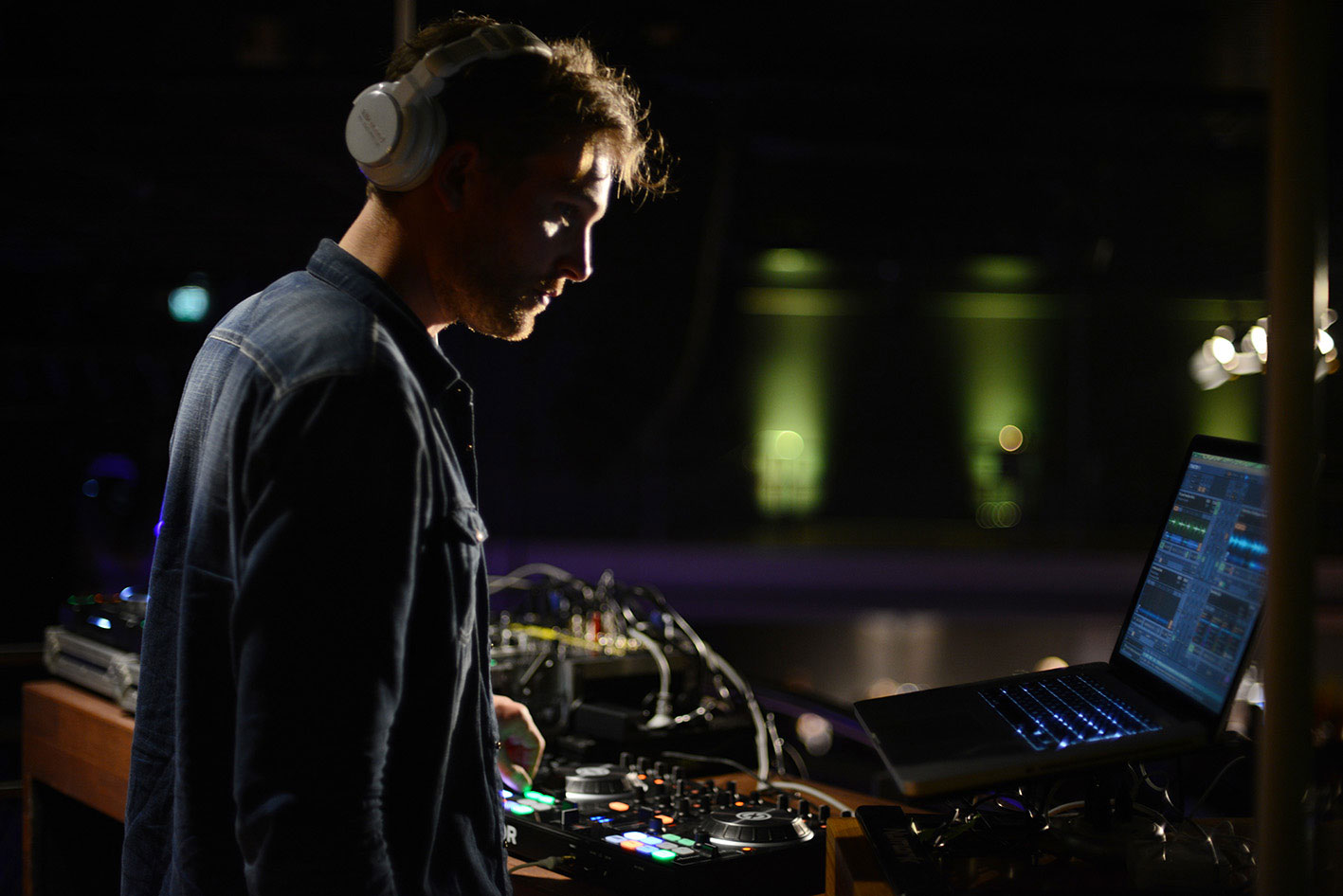 Hire House DJ Amsterdam Book Party DJ Male DJ Amsterdam