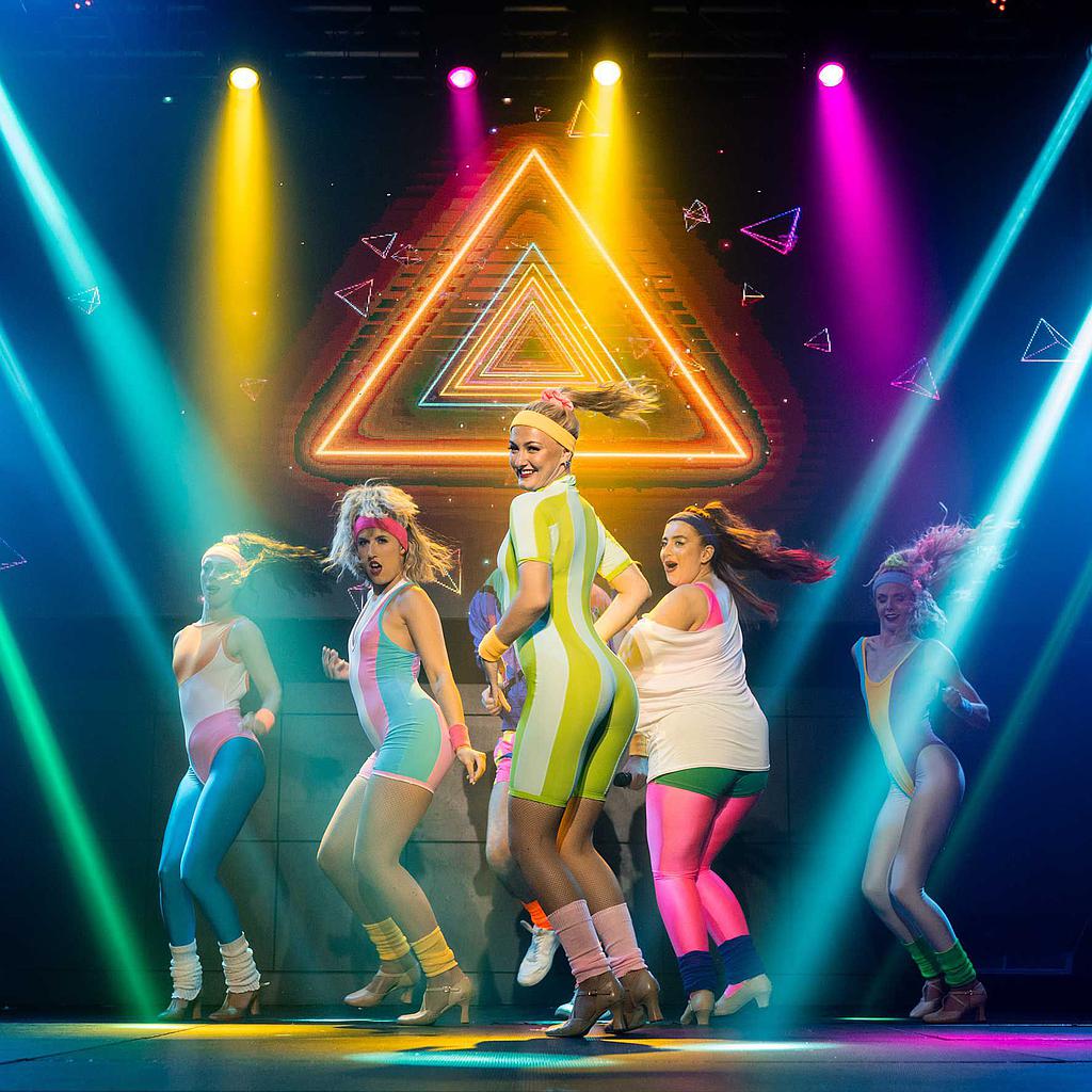 80s Themed Dancers