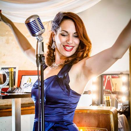 Vintage Swing Singer