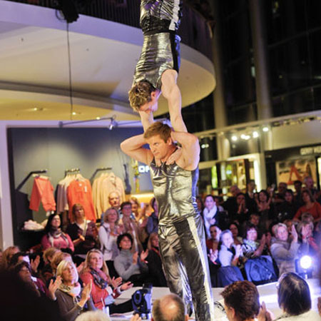 Floor Acrobatic Acts Berlin