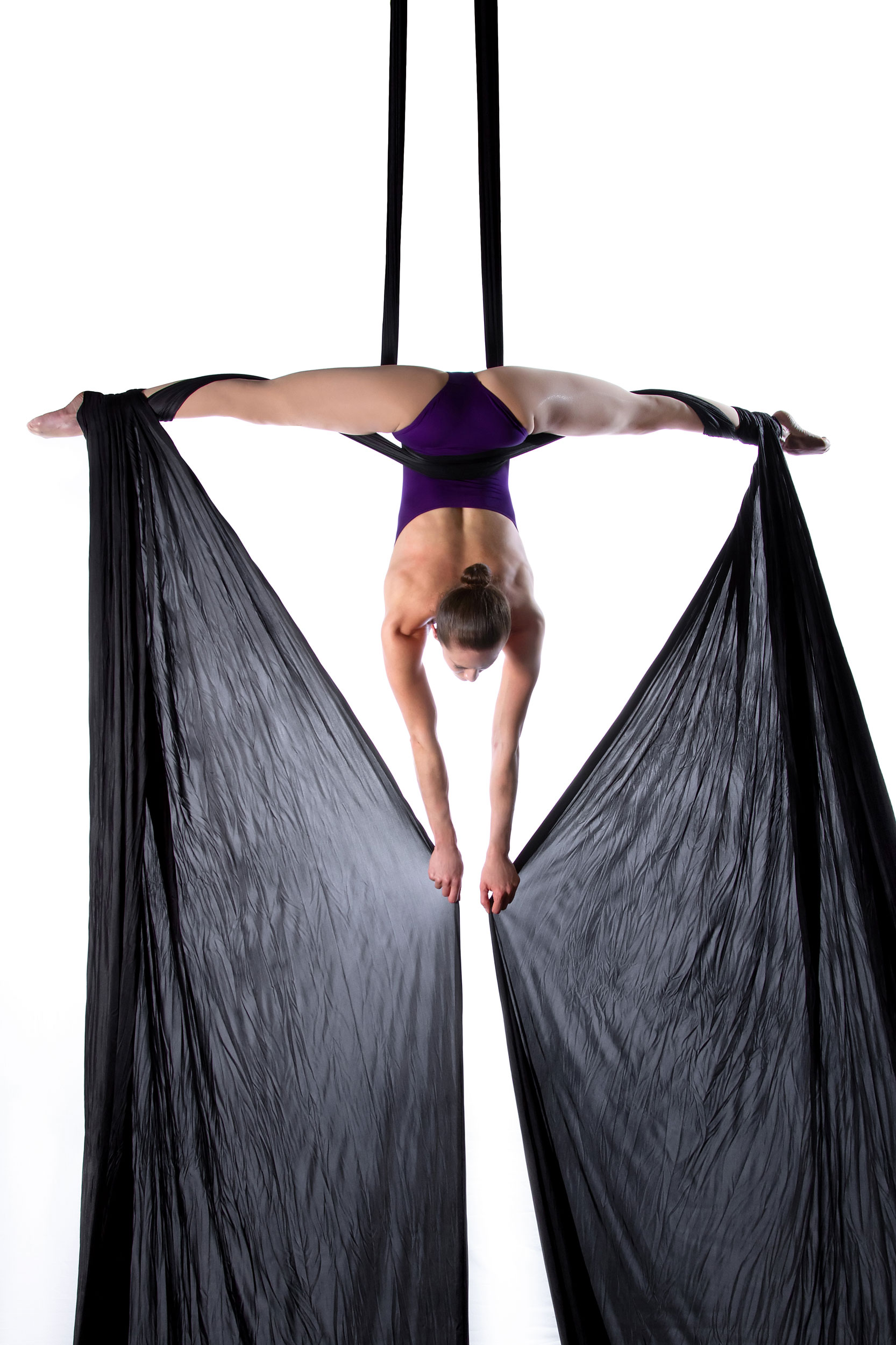 Hire Aerialist Las Vegas Aerial Acrobatics Vegas Book Circus Aerialist Vegas 7871