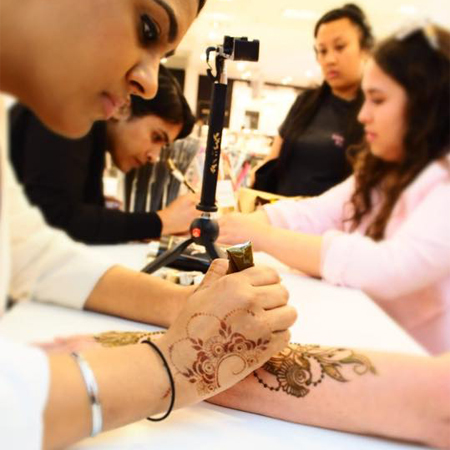 Hire Henna Tattoo Artists - Henna Tattoo Bar London | UK