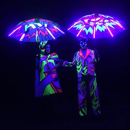 Duo di arte pop neon Walkabout