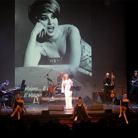 Chanteuse Hommage à Mina