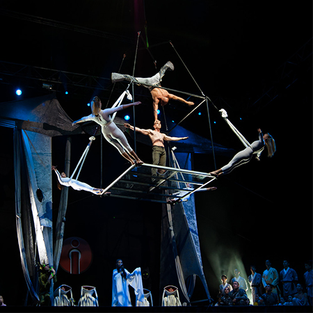 Aerial Acrobalance Show