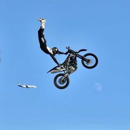 freestyle motocross riders