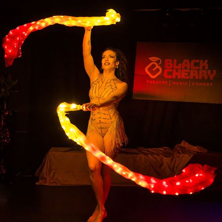Bailarina de flujo LED estilo libre