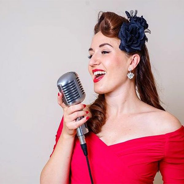 1940s Female Singer