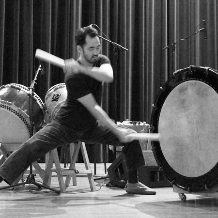 Joueurs de tambours Taiko à NYC