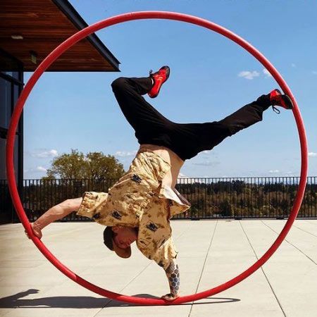 Artista di Cyr Wheel in Oregon