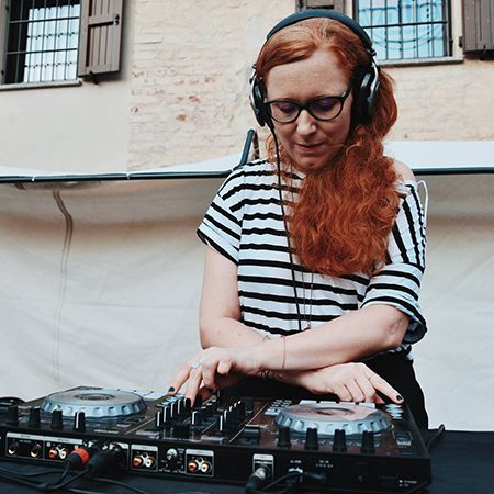 <span>Female DJ Milano</span>