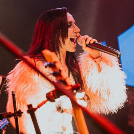 Claudia, Cantante Italiana