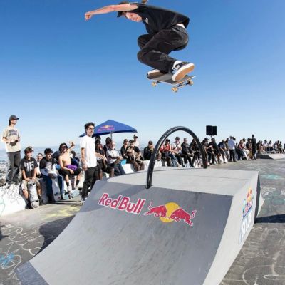 Profi-Skateboarder & Mini-Rampen