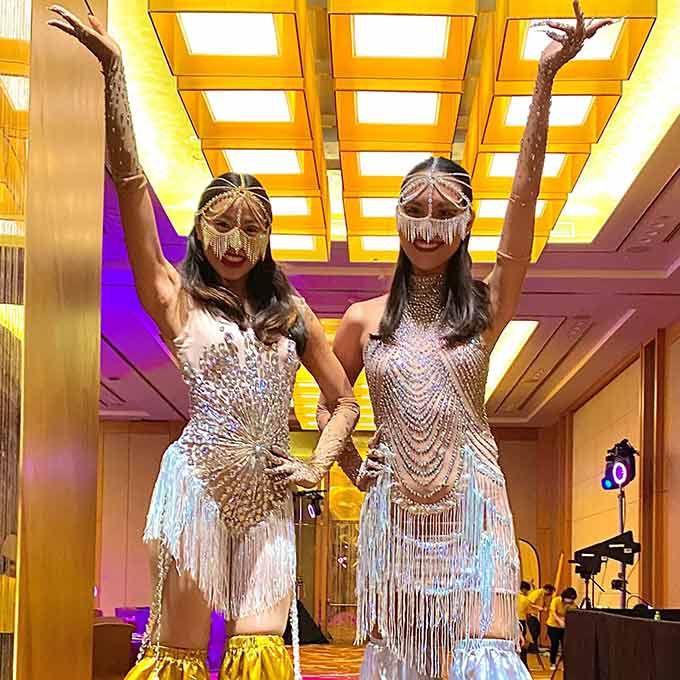 Masked Gatsby Stilt Walkers
