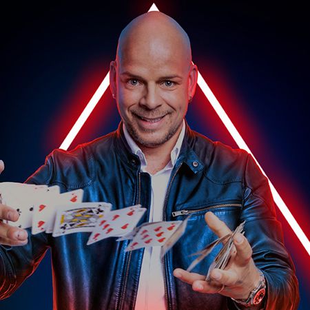 Stage Illusionist & Magician