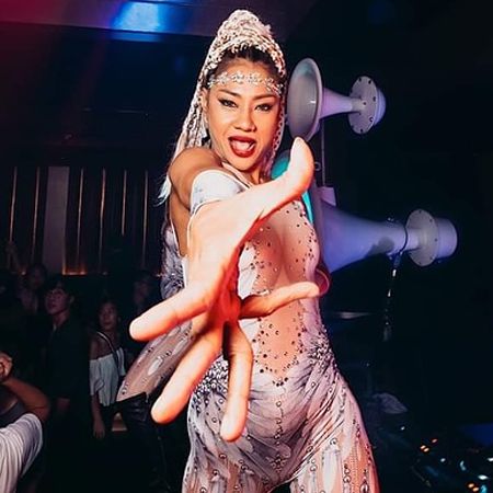 <span> Bailarines de Podio Singapur </span>