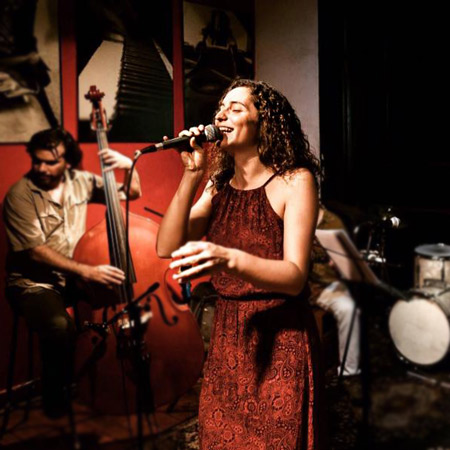 Cantante de jazz femenina en Bruselas