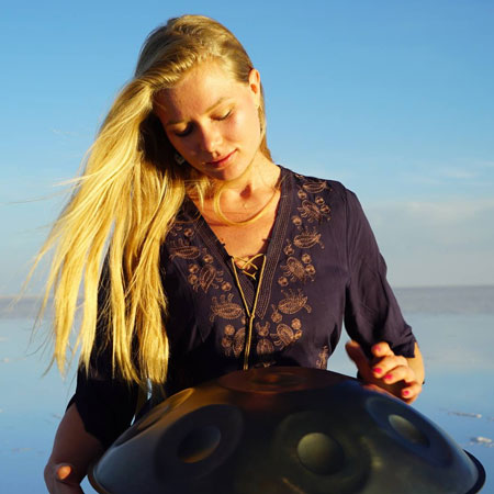 Handpan player deals