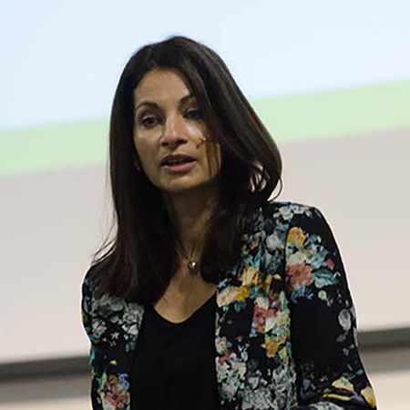 Nisha Pillai - Presentadora