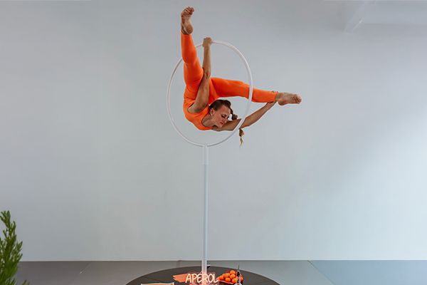 Book Lollipop Aerial Contortion | Scarlett Entertainment