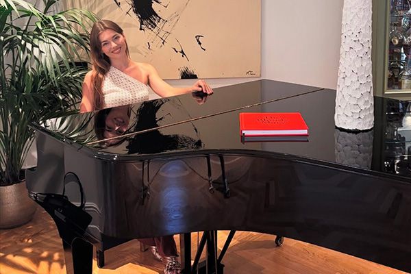 Book Luxury Event Pianist | Scarlett Entertainment