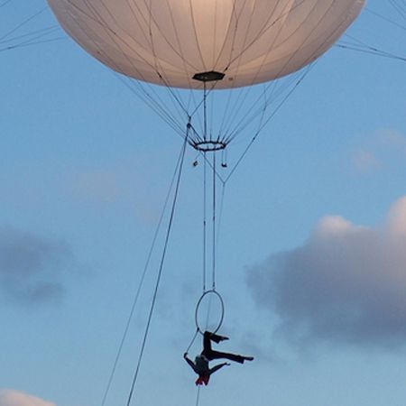 Acto aéreo con globos de helio en Estados Unidos