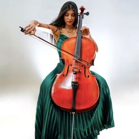 Violoncellista femminile a Londra