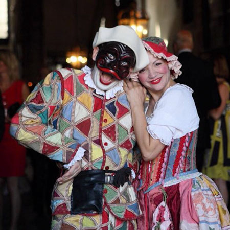 Spectacle de masques comiques