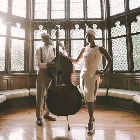 Duo di cantante femminile e bassista