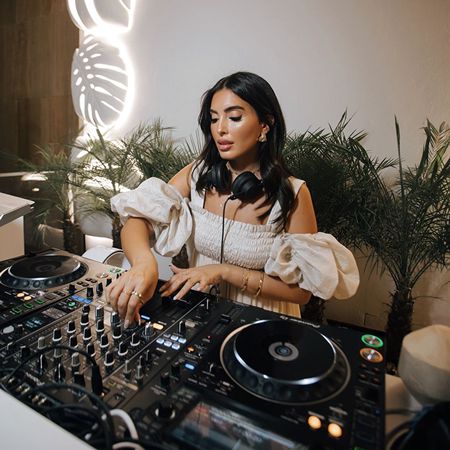 <span>Female Middle East DJ</span>
