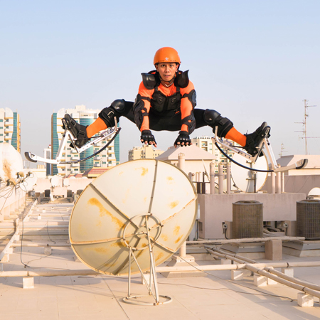 Squadra di Jumping Stilts di Dubai