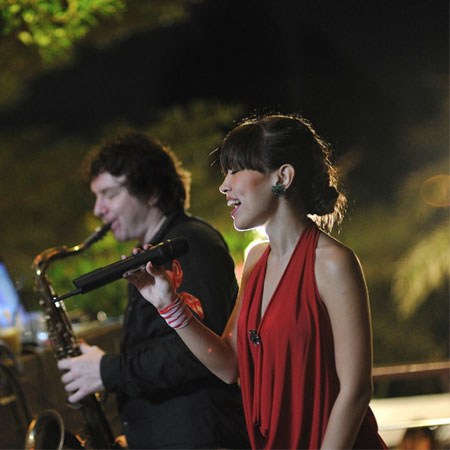 Dúo de Saxofón y Vocalista