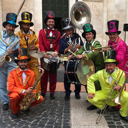 Roaming Multicolour Jazz Band