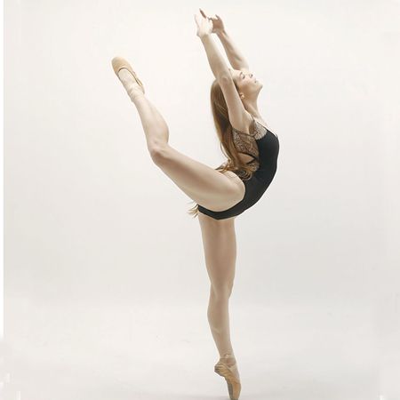 Netherlands Aerialist & Dancer