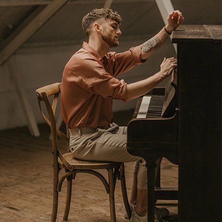 Pianiste et vocaliste contemporain