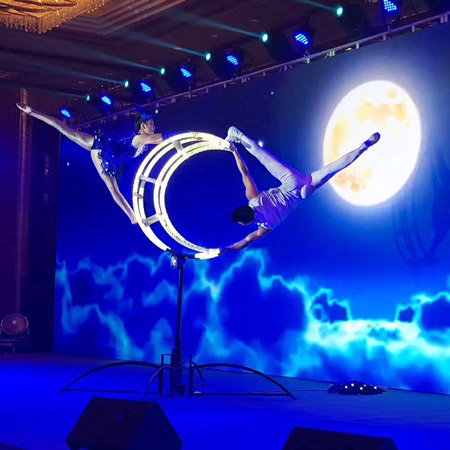 Acrobates aériens chinois de la Lune