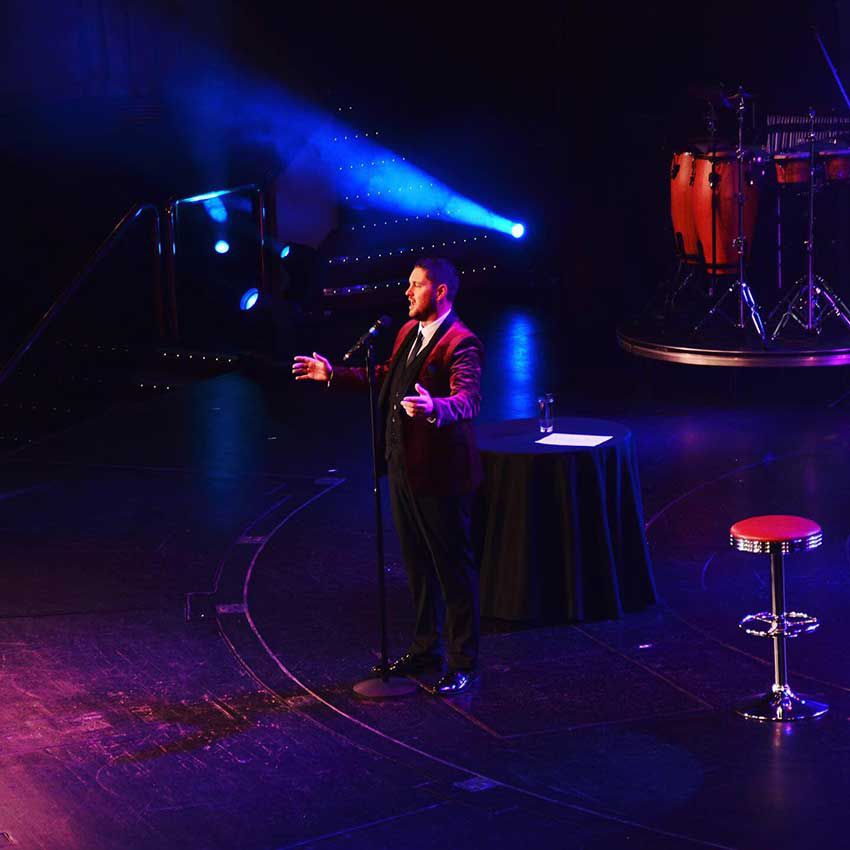 Book A Opera Tenor UK | Scarlett Entertainment