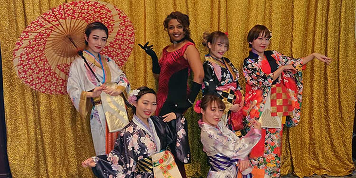 Dancers Surprise Guests With Japanese Fusion!