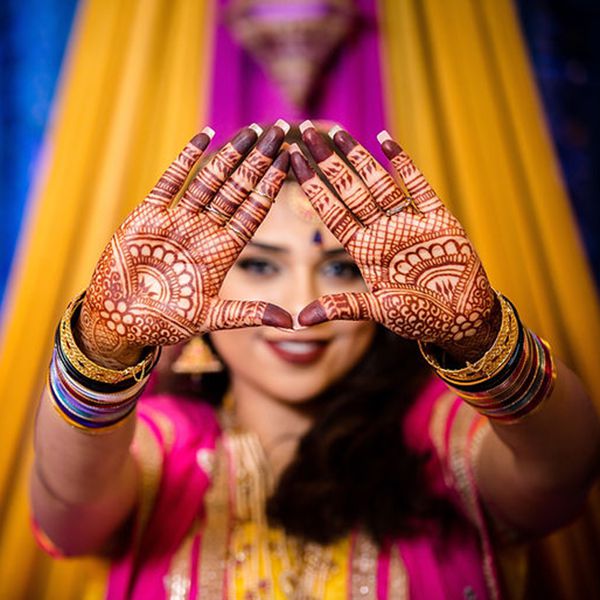 Book Now Henna Artists New York | Scarlett Entertainment