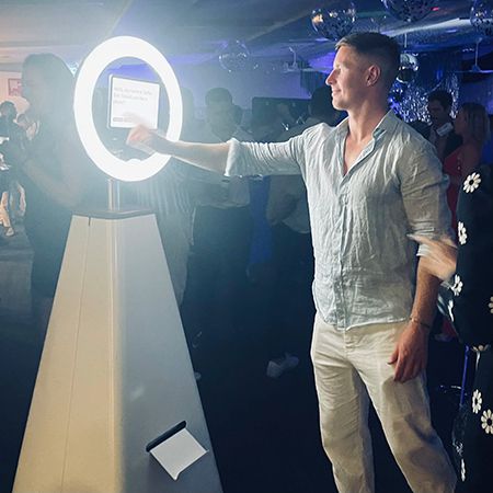 Roaming Selfie Robot