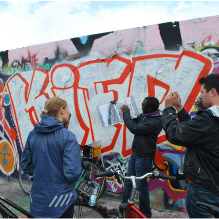 Recorrido en bicicleta de arte callejero