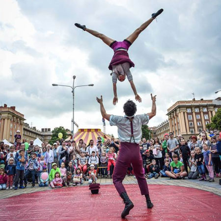 Theatrical Circus Show Duo