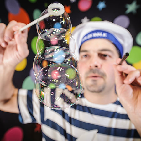 Artiste de bulles pour enfants